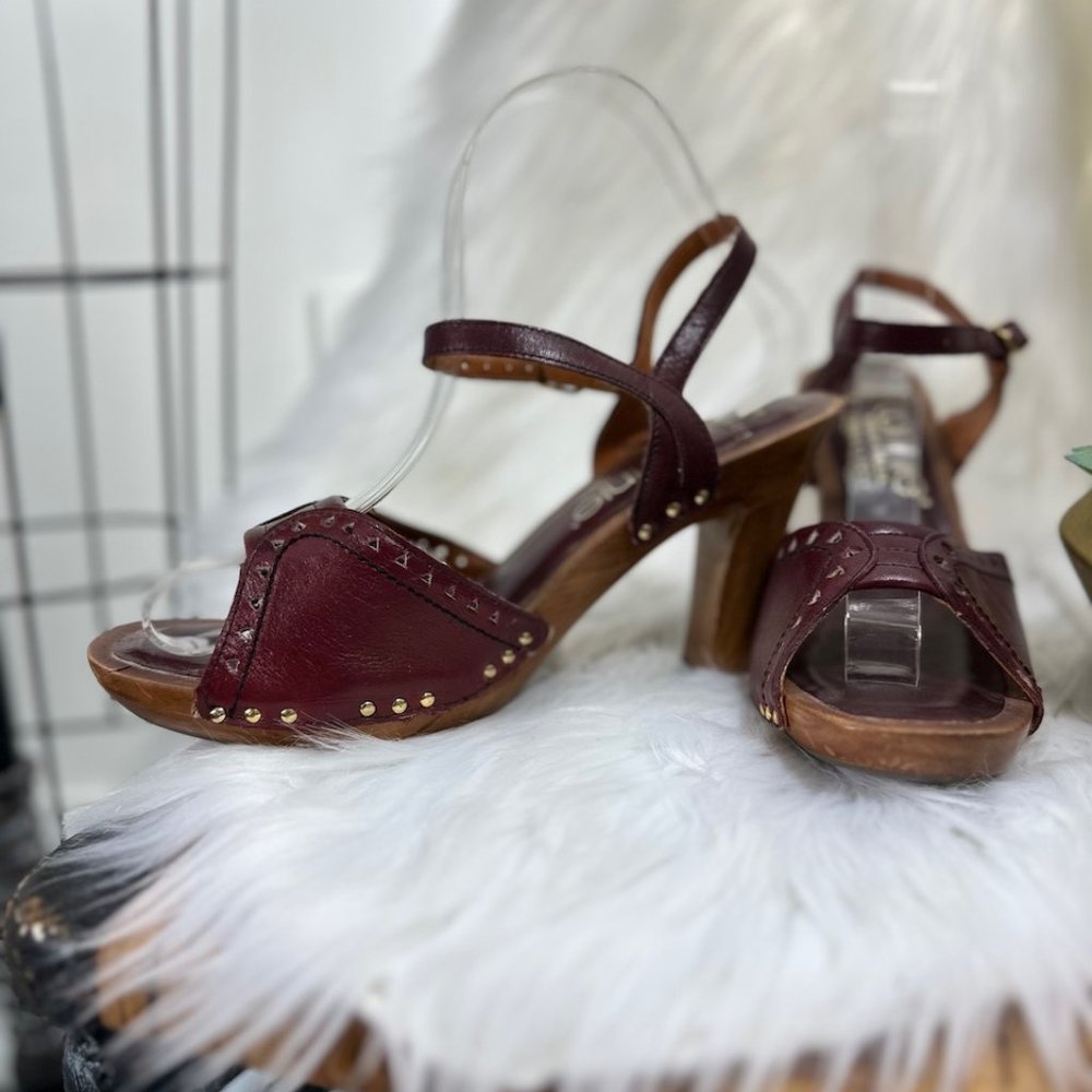 Vtg 80s Connie Boho Ankle Strap Wooden Heel Heels Pumps Sandals Leather